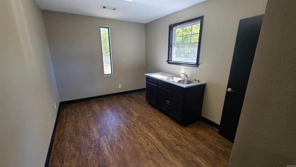 Listing Image #3 - Others for sale at 847 Third Street, Hot Springs AR 71913