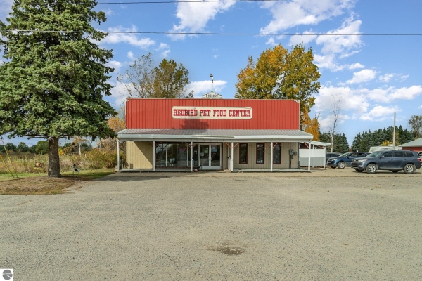 Listing Image #1 - Retail for sale at 2324 W Monroe Road, Alma MI 48801