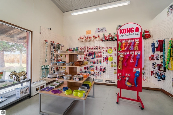 Listing Image #3 - Retail for sale at 2324 W Monroe Road, Alma MI 48801