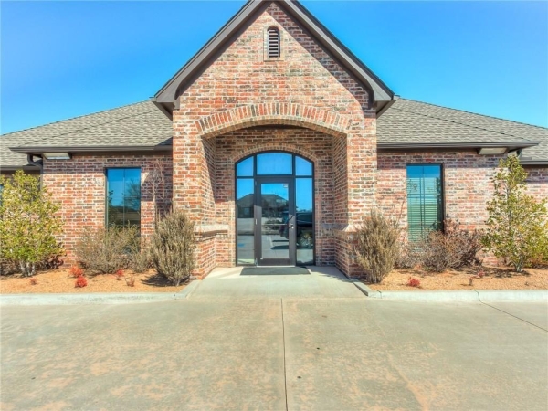 Listing Image #1 - Office for sale at 14617 NE 20th Street, Choctaw OK 73020