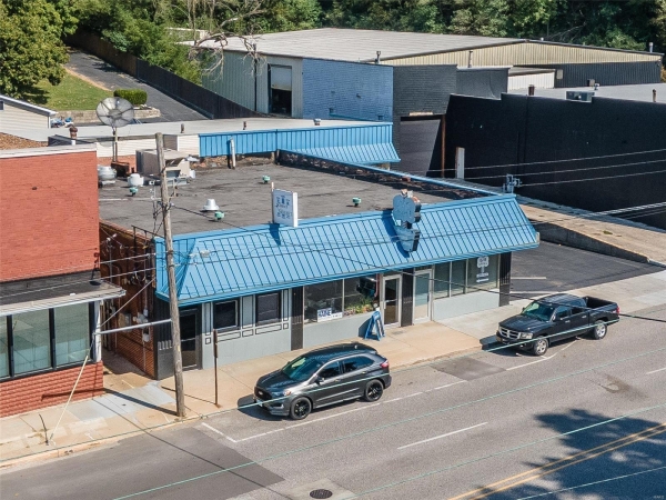 Listing Image #2 - Industrial for sale at 1856 E Broadway, Alton IL 62002