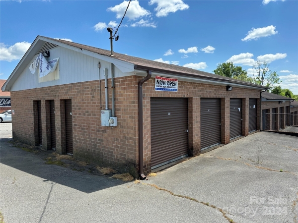 Listing Image #2 - Others for sale at 928 Highland Avenue Ne, Hickory NC 28601
