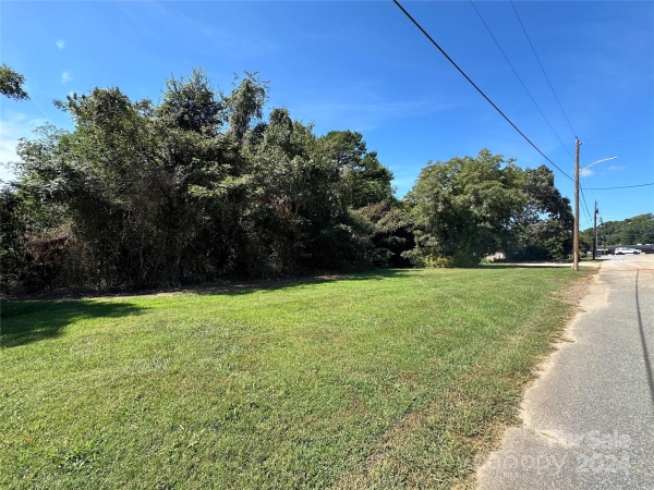 Listing Image #2 - Others for sale at 2152 N Center Street, Hickory NC 28601