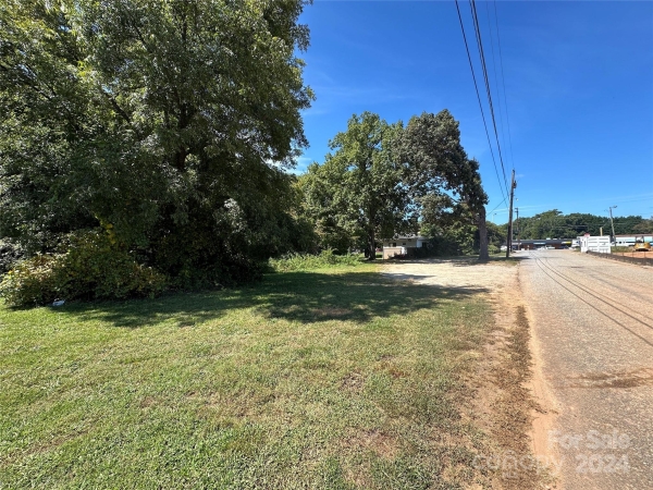 Listing Image #3 - Others for sale at 2152 N Center Street, Hickory NC 28601