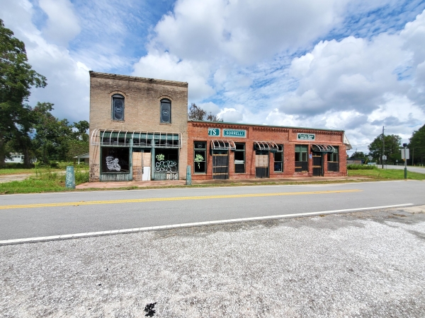 Listing Image #1 - Retail for sale at 3927 2Nd Avenue, Laurel Hill FL 32567