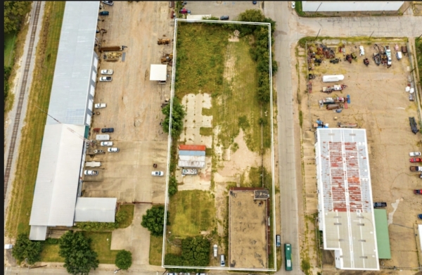 Listing Image #3 - Industrial for sale at 301 and 305 S 13th St, Waco TX 76701