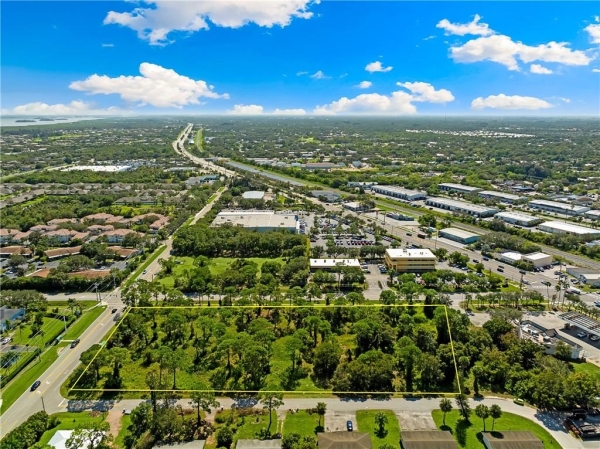Listing Image #2 - Land for sale at 670 8th Street, Vero Beach FL 32960