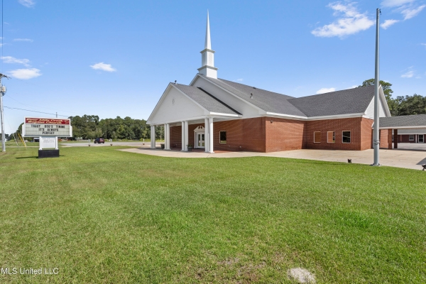 Listing Image #1 - Others for sale at 3801 Coventry Drive, Moss Point MS 39562