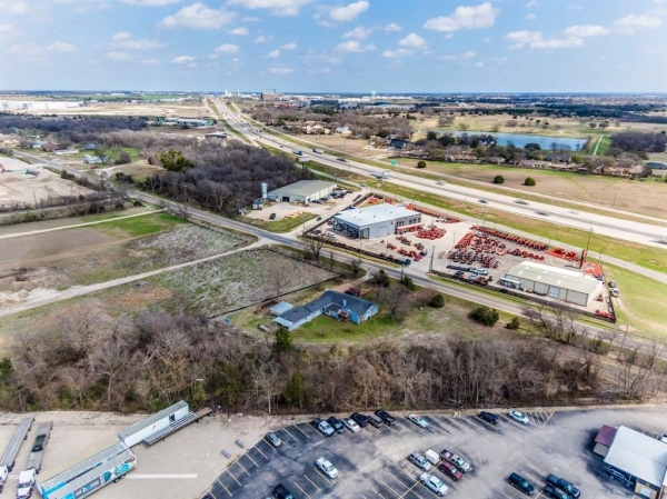 Listing Image #2 - Retail for sale at 207 Ovilla Road, Waxahachie TX 75167