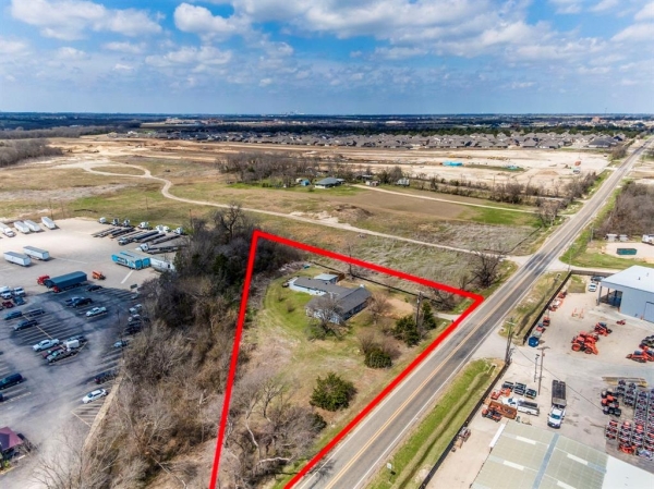 Listing Image #3 - Retail for sale at 207 Ovilla Road, Waxahachie TX 75167