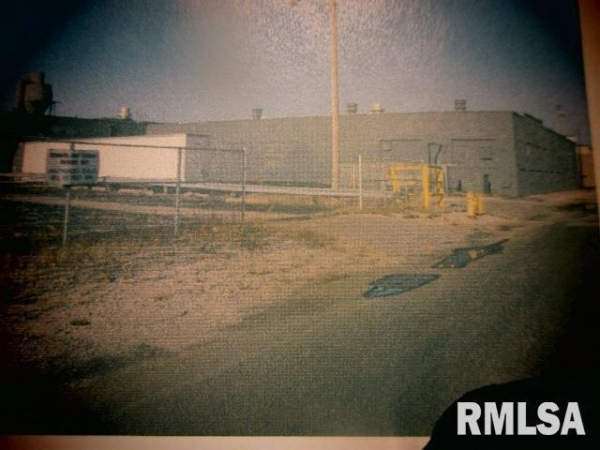 Listing Image #3 - Retail for sale at 1034 NE ADAMS Street, Peoria IL 61603