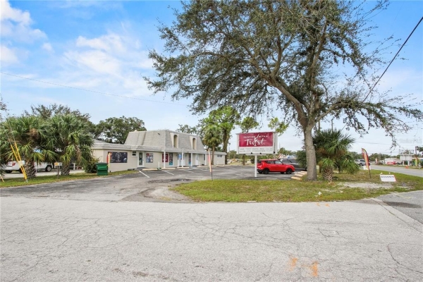 Listing Image #2 - Others for sale at 4001 County Road 19a, Mount Dora FL 32757