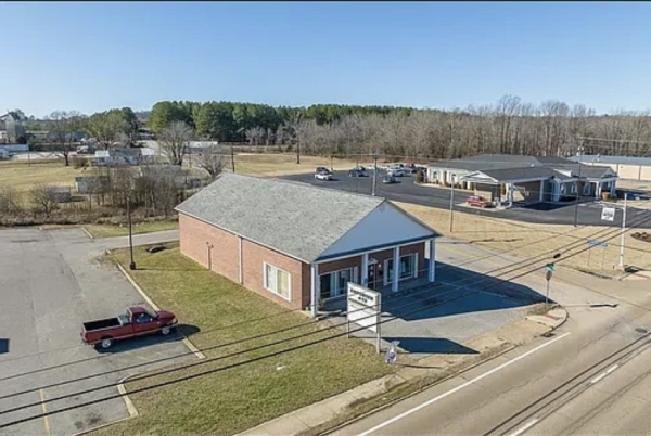 Listing Image #3 - Office for sale at 1102 Mineral Wells Ave, Paris TN 38242