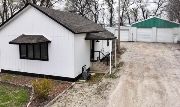 Listing Image #1 - Others for sale at 1408 Prospect Ave, Salina KS 67401