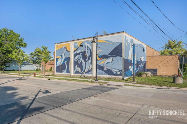 Listing Image #1 - Retail for sale at 1812 Lakeshore Drive, Muskegon MI 49441