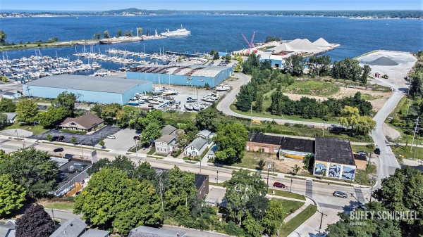 Listing Image #2 - Retail for sale at 1812 Lakeshore Drive, Muskegon MI 49441