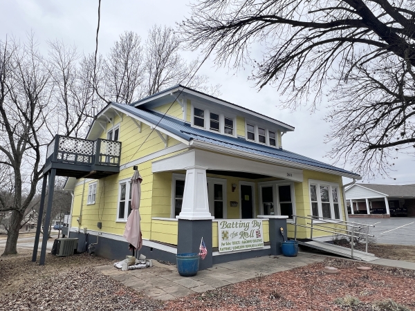 Listing Image #2 - Others for sale at 2611 Saint Marys Ave, Hannibal MO 63401