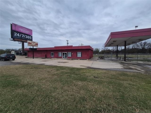 Listing Image #2 - Retail for sale at 401 S Chouteau Avenue, Chouteau OK 74337 Listing Image #2 - Retail for sale at 401 S Chouteau Avenue, Chouteau OK 74337