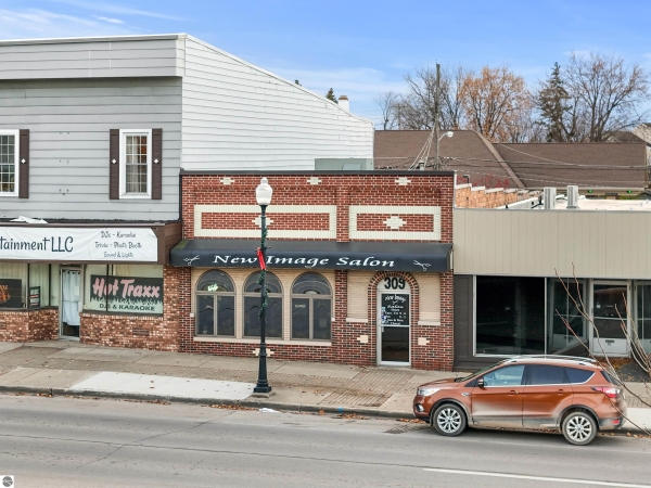 Listing Image #2 - Retail for sale at 309 N Mitchell, Cadillac MI 49601