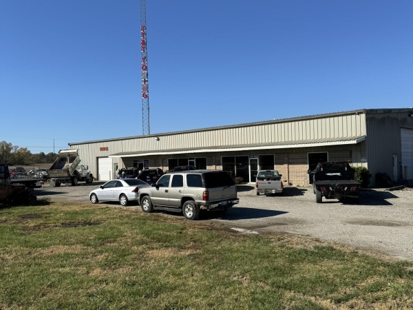 Listing Image #3 - Industrial for sale at 2534 S Elm St Street, Ottawa KS 66067