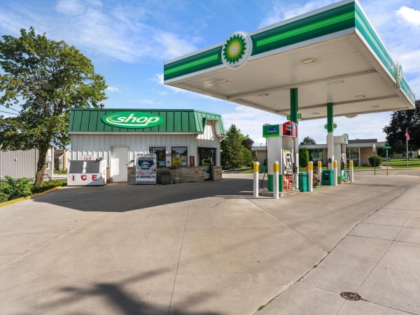 Listing Image #1 - Retail for sale at 227 S Calumet Dr, Valders WI 54245