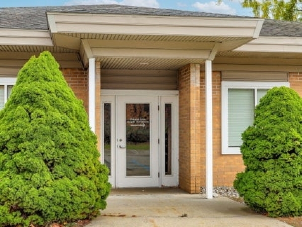 Listing Image #2 - Office for sale at 415 Wiley Road , 2, Douglas MI 49406