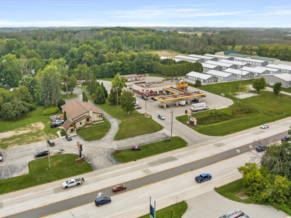 Listing Image #1 - Retail for sale at 1331 Green Bay Rd, Sturgeon Bay WI 54235