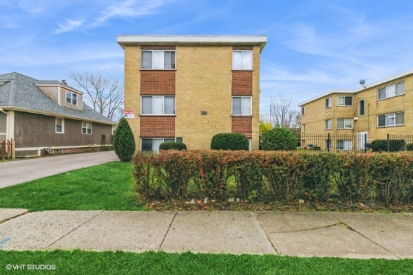 Listing Image #2 - Multi-family for sale at 1111, 1117, 1123 Broadway Ave., North Chicago IL 60064
