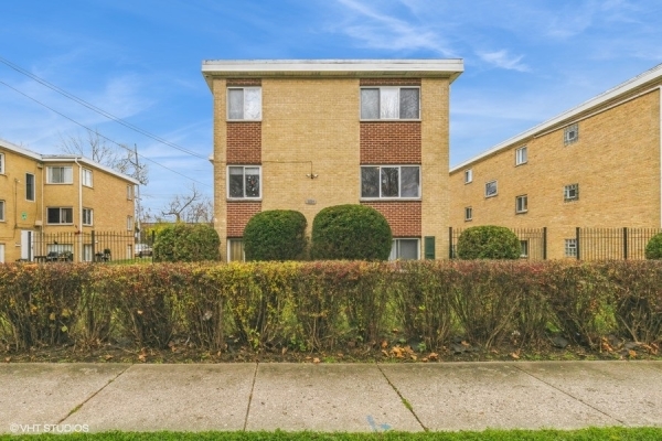 Listing Image #3 - Multi-family for sale at 1111, 1117, 1123 Broadway Ave., North Chicago IL 60064