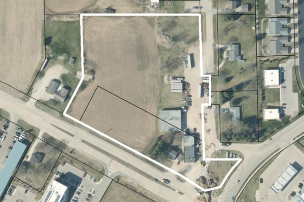 Listing Image #2 - Others for sale at 1703 N Casaloma Drive, Appleton WI 54913