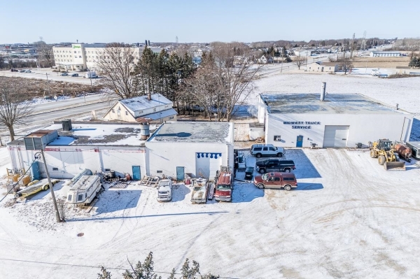 Listing Image #3 - Others for sale at 1703 N Casaloma Drive, Appleton WI 54913