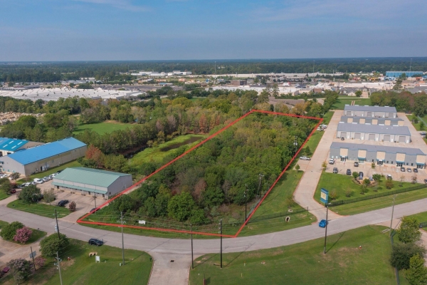 Listing Image #1 - Land for sale at Commercial Park Drive, Tomball TX 77375