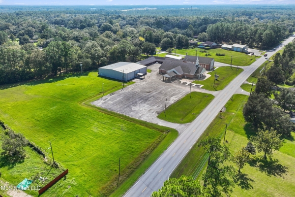 Listing Image #2 - Others for sale at 3801 Coventry Drive, Moss Point MS 39562