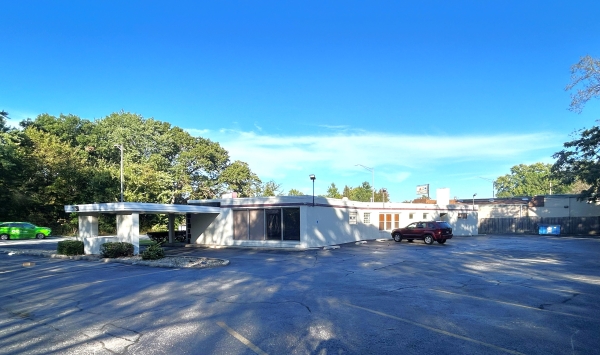 Listing Image #1 - Office for sale at 19 River Oaks Drive, Calumet City IL 60409