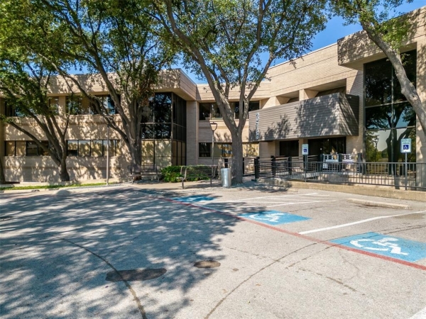 Listing Image #2 - Industrial for sale at 375 Municipal Drive, Richardson TX 75080