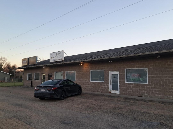 Listing Image #2 - Retail for sale at 3414 Meadow, East Peoria IL 61611