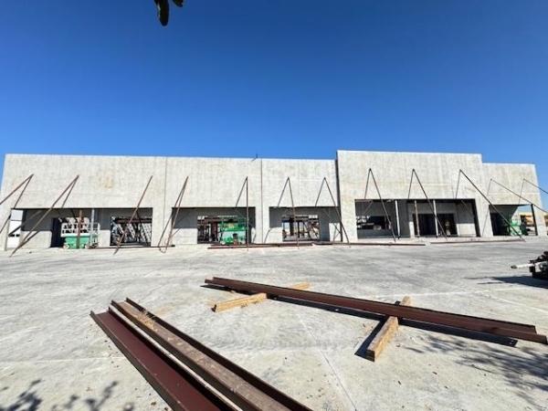 Listing Image #2 - Retail for sale at 405 Crossroads St, Laredo TX 78045