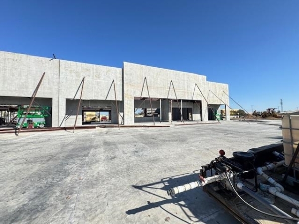 Listing Image #3 - Retail for sale at 405 Crossroads St, Laredo TX 78045