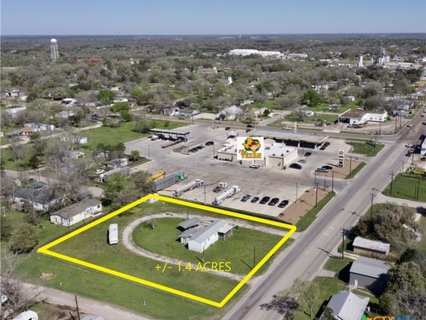 Listing Image #1 - Others for sale at 806 S Esplanade Street, Cuero TX 77954