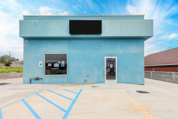 Listing Image #2 - Retail for sale at 4302 Saunders St, LAREDO TX 78041