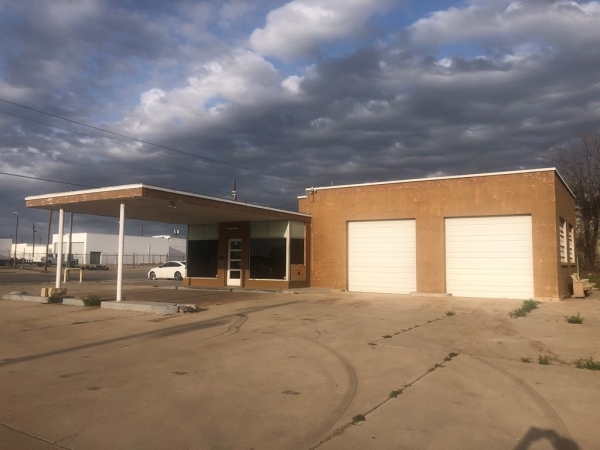 Listing Image #2 - Retail for sale at 330 N Main St, San Angelo TX 76903