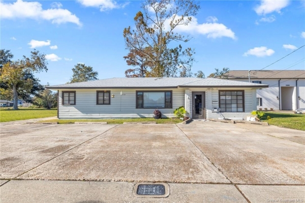 Listing Image #2 - Others for sale at 3510 Common Street, Lake Charles LA 70607