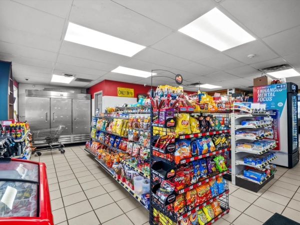 Listing Image #3 - Retail for sale at 202 Milwaukee ST, Kewaunee WI 54216