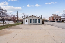Office property for sale in Independence, IA