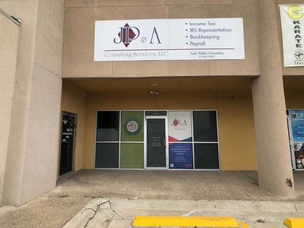 Listing Image #3 - Office for sale at 5517 McPherson Rd, Laredo TX 78041