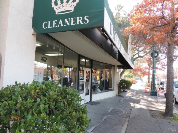Listing Image #2 - Retail for sale at 568 Broadway None, Sonoma CA 95476