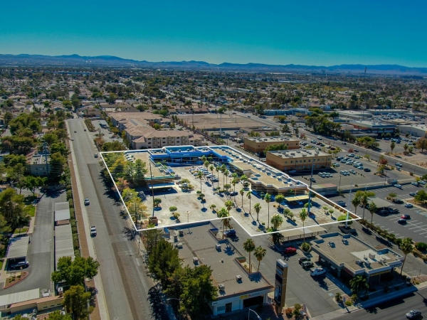 Listing Image #1 - Industrial for sale at 3075 E Flamingo Rd, Las Vegas NV 89121