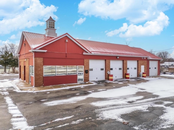 Listing Image #3 - Retail for sale at 301 S Chestnut Street, Leroy IL 61752