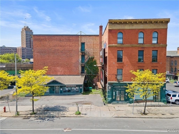 Listing Image #2 - Retail for sale at 323 James Street, Syracuse NY 13203