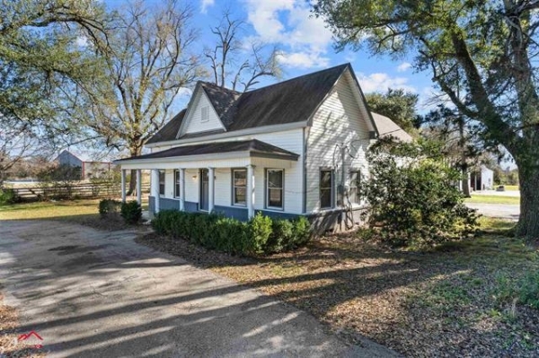 Listing Image #2 - Others for sale at 1420 Shelbyville St., Center TX 85935